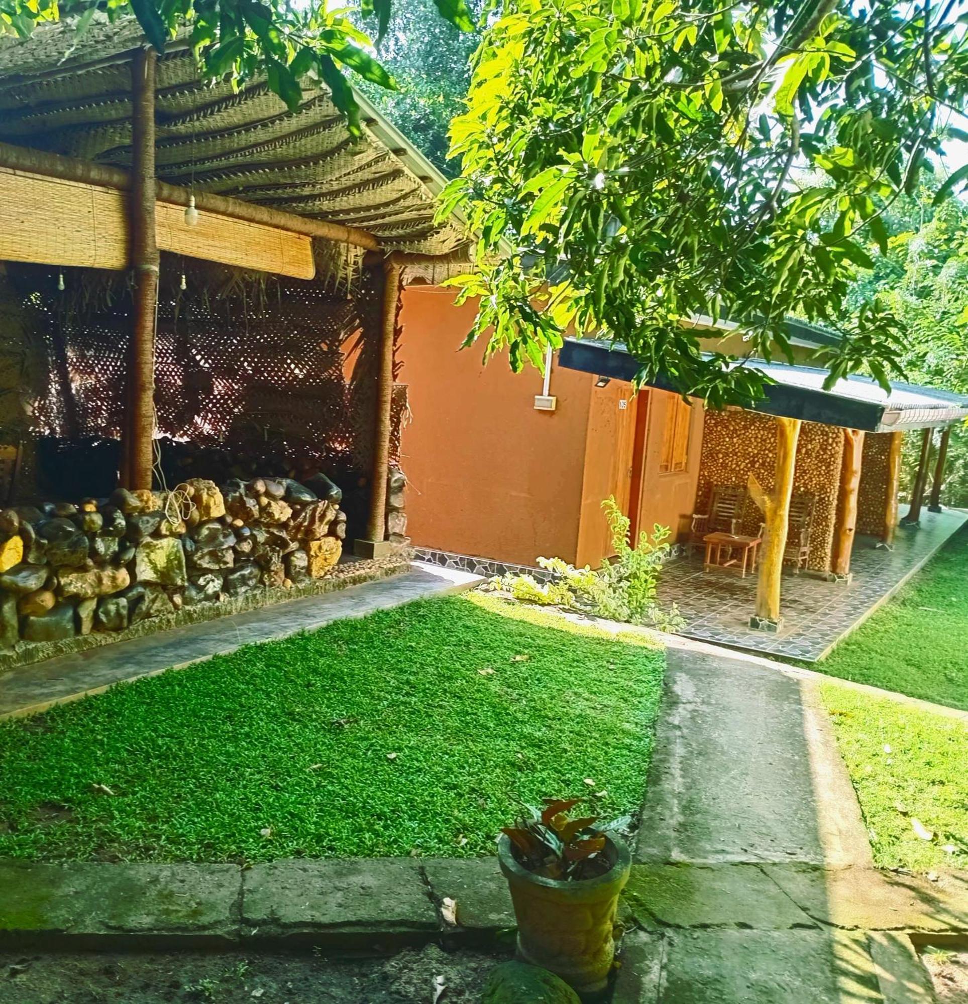 Elephant Paradise Safari Bungalow Udawalawe Kültér fotó